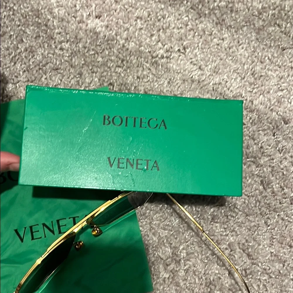 TRADE FOR DR GOLDIE!!! DO NOT PURCHASE! Bottega Veneta Gold Sunglasses - Picture 9 of 9
